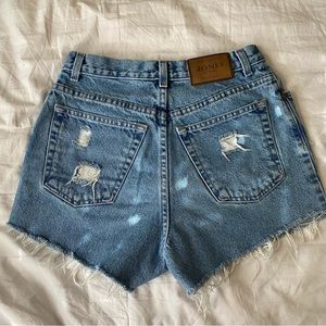 Jones Sport Distressed High-Waist Cutoff Jean Shorts Medium Wash